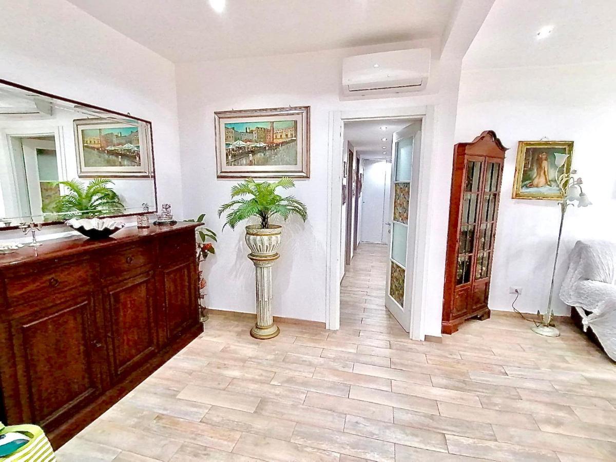 Appartement Relax Zambrini à Ostie Extérieur photo